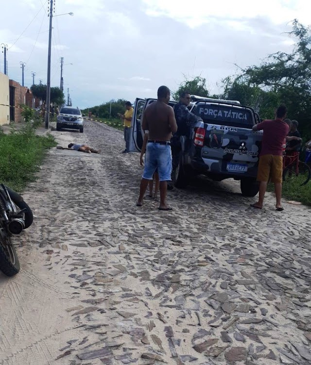 Homem é encontrado morto com marcas de violência na cabeça no Residencial Simplício Dias