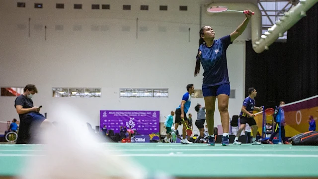 Atletas disputam partidas de badminton no CT Paralímpico