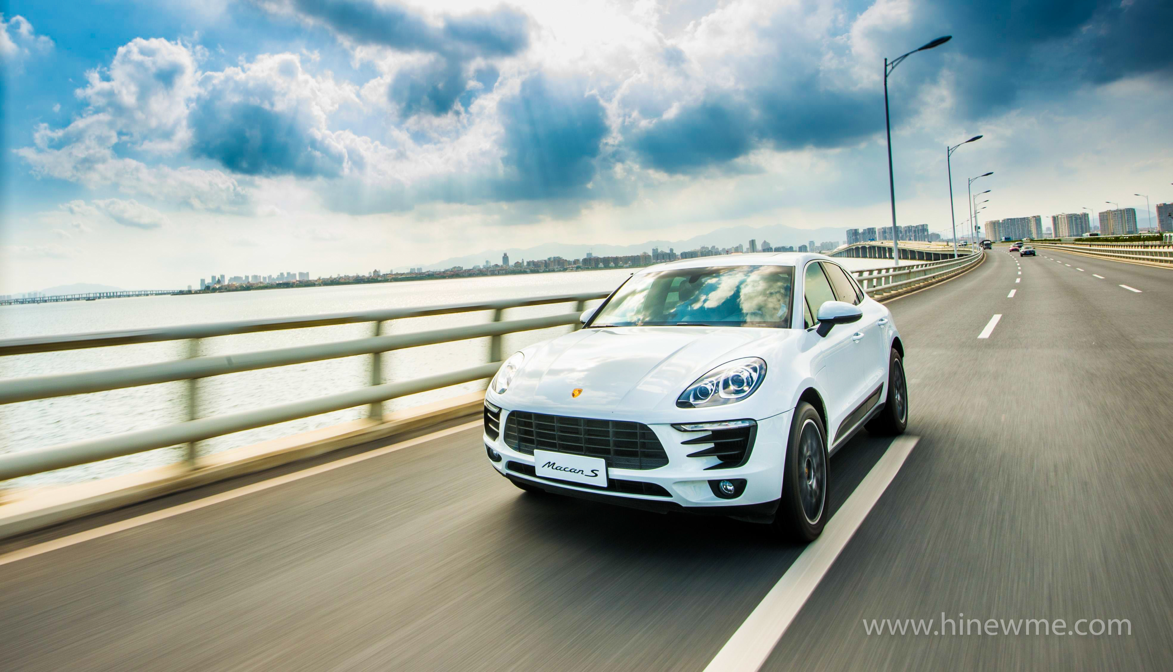 8 tips, How to take beautiful dynamic car photography pictures with a DSLR camera