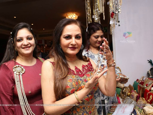 jayapura jaya prada hot pics