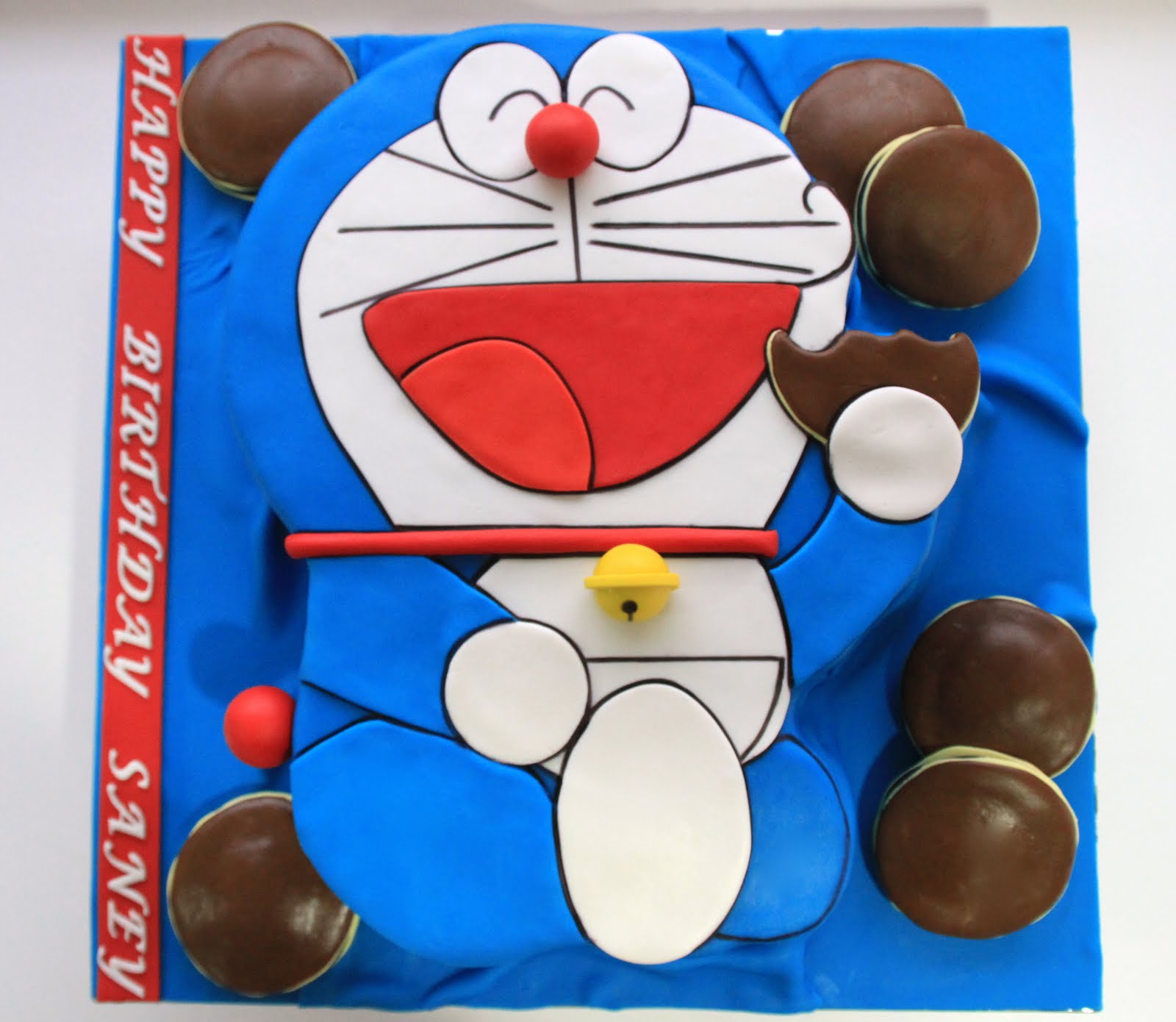  Doraemon. He came across my other Doraemon Cake but i decided to do it