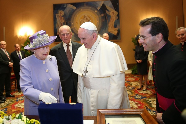 Queen Elizabeth in Vatican