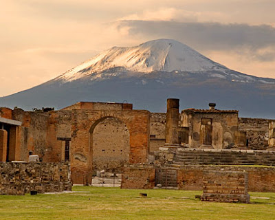 (Italy) – Pompeii