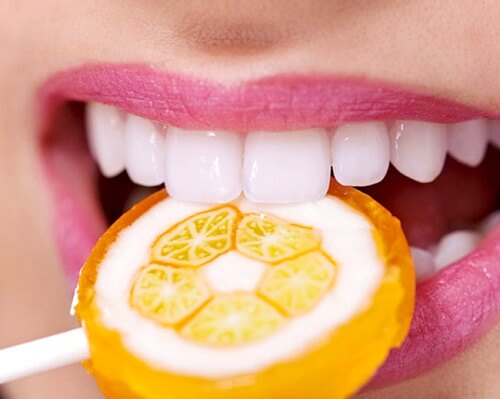 Răng sứ sau phục hình cho màu sắc, hình dáng, chức năng ăn nhai giống với răng sinh lý