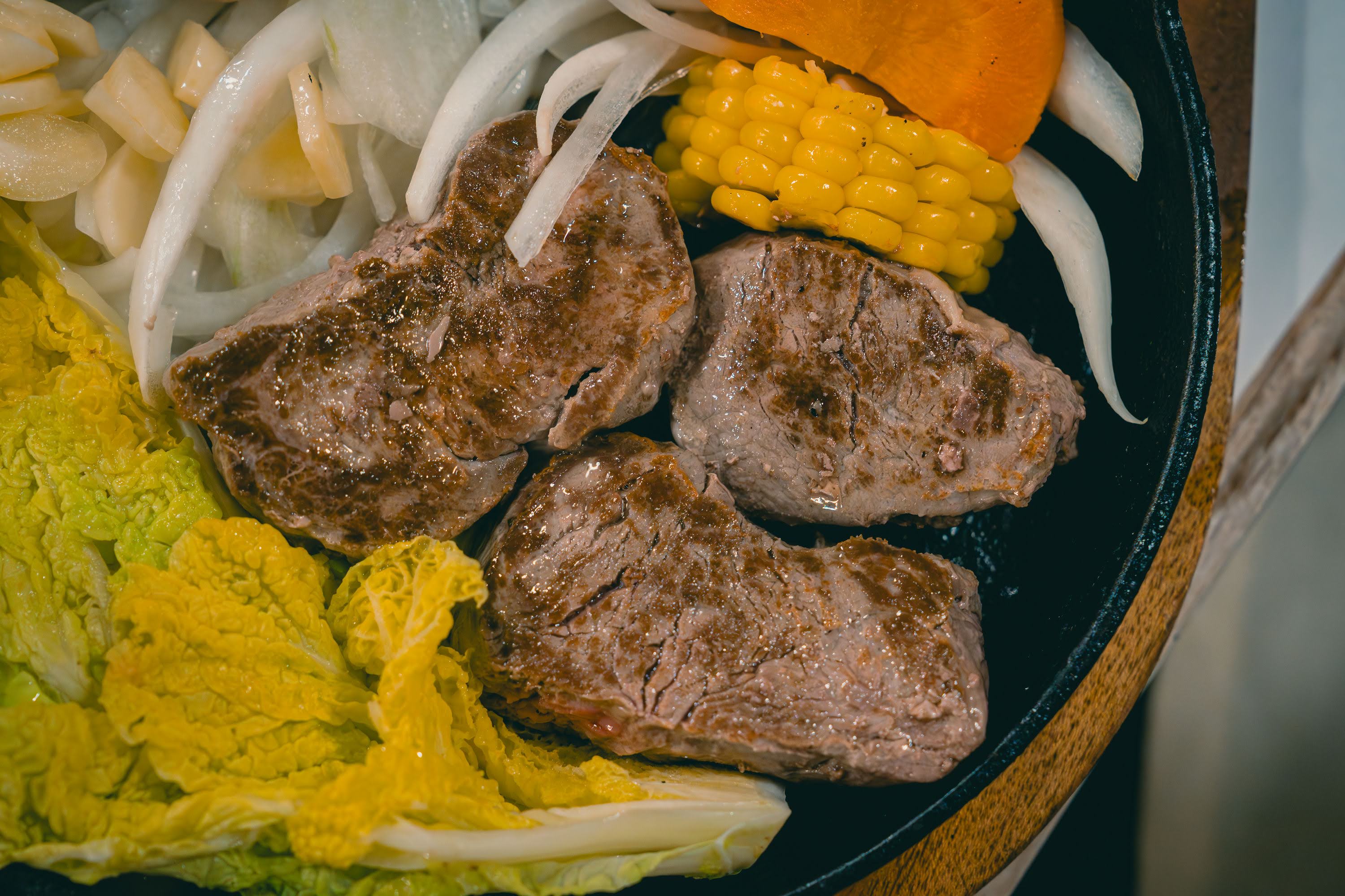 《台南｜中西》丹妮牛排，最簡單的調味，襯托肉品最純粹的美味