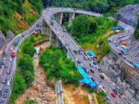 Panorama Jembatan Kelok Sembilan yang Tak Pernah Membosankan Perjalanan