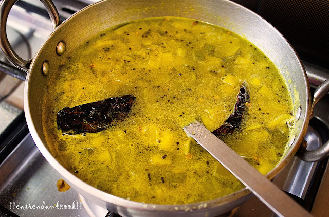 simple and easy bengali chutney recipe and preparation Kancha Aamer Chutney recipe / Bengali Green Mango Chutney recipe with step by step pictures