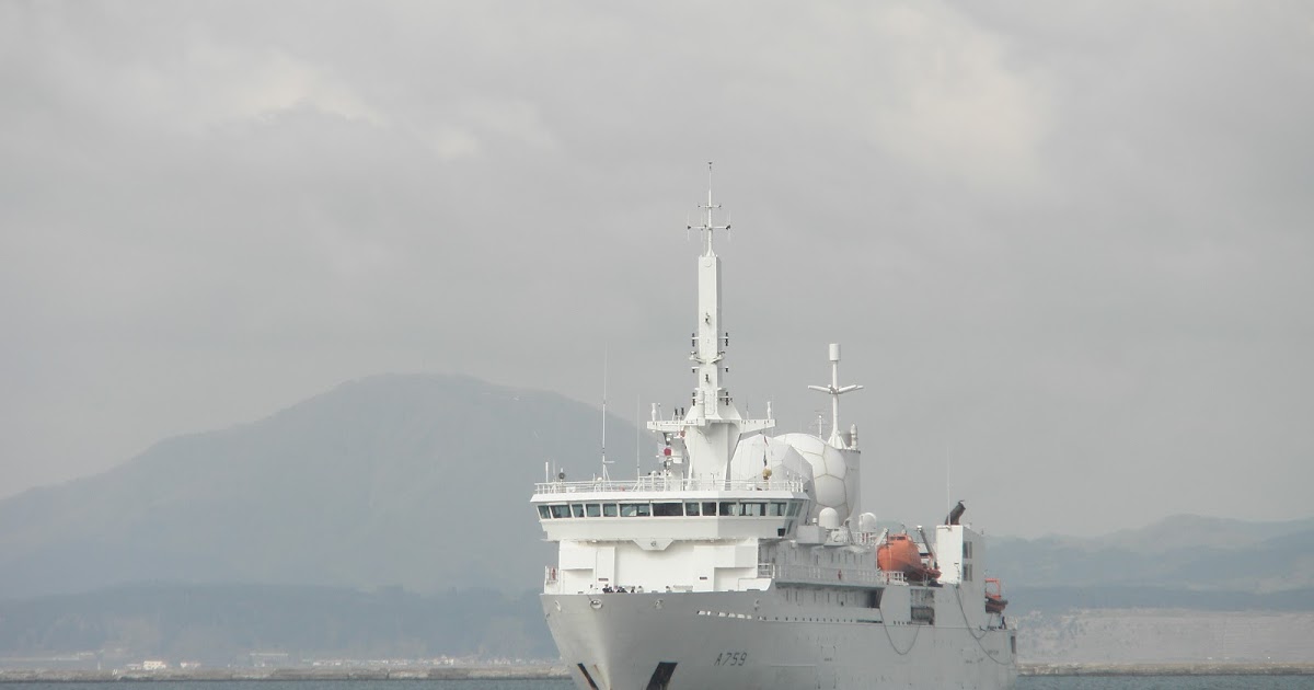 市戸ゆたか 5月11日フランス艦船入港抗議集会