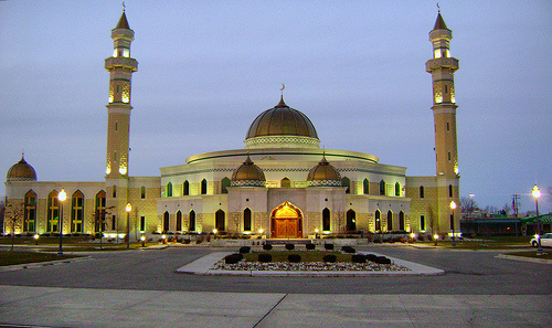 There are many Mosques Masjids in America some of which are following: