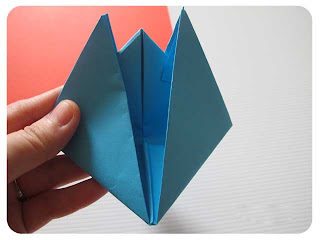 KIARA FLISHA: How To Make a Paper Boat