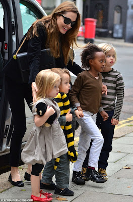 Cool Angelina Jolie with her cuties on playdate