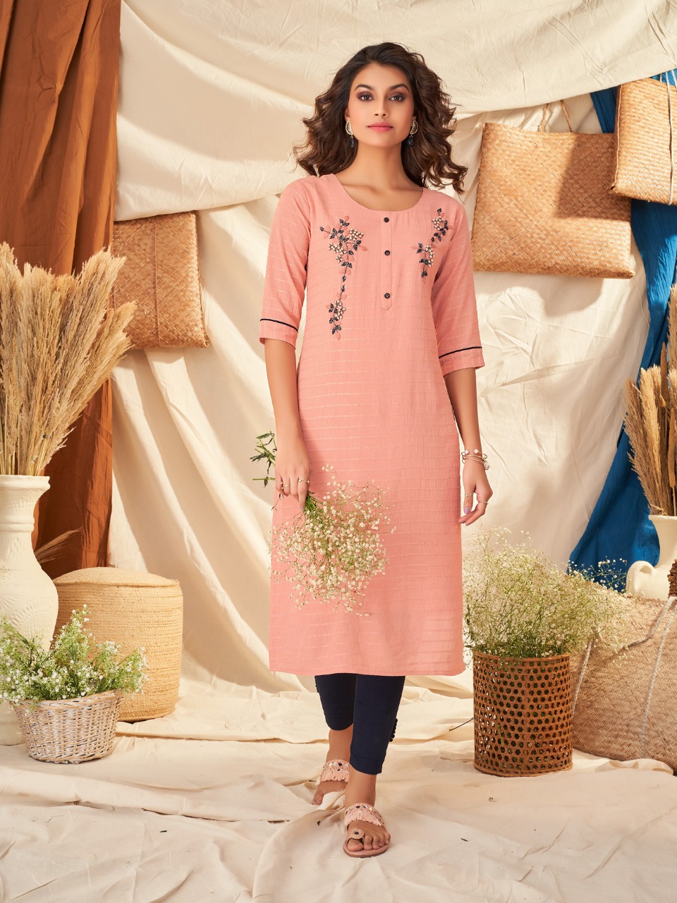 Straight Kurti | Cotton kurti designs, Designer kurti patterns, Long kurti  designs