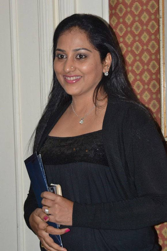 Tamil Actress Gayathri in Black Dress Photos sexy stills