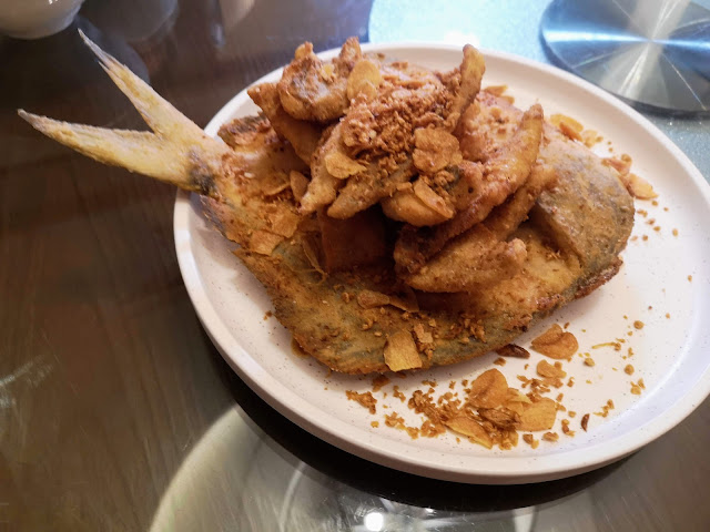 Salt and Pepper Pomfret with Crispy Garlic Chips