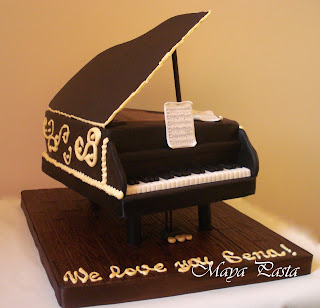 piano cake