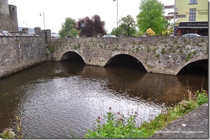 Cahir. Puente sobr el Río Suir junto al castillo - DSC_0103