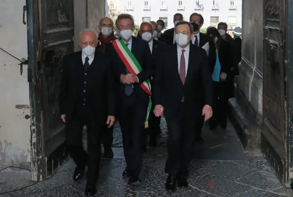 Mario Draghi con Gaetano Manfredi e Vincenzo De Luca