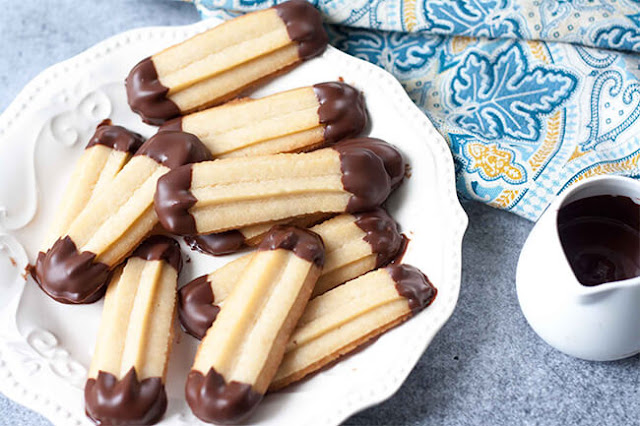 Viennese chocolate fingers