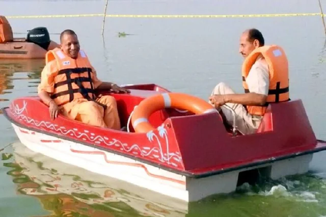 Speed Boat and Cruise Ship in Ramgarh Tal Gorakhpur