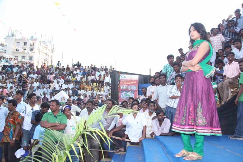 Vijayalakshmi at Womens Kabaddi Match Stills navel show