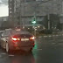 [VIDEO] Kereta Muncul Tiba-Tiba Diatas Jalan Raya Russia