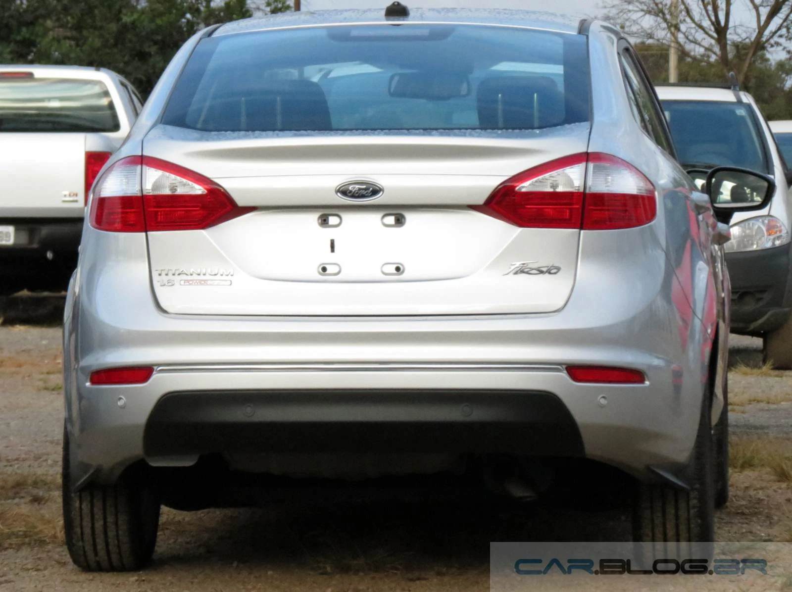 New Fiesta Sedan Titanium AT 2014 Prata