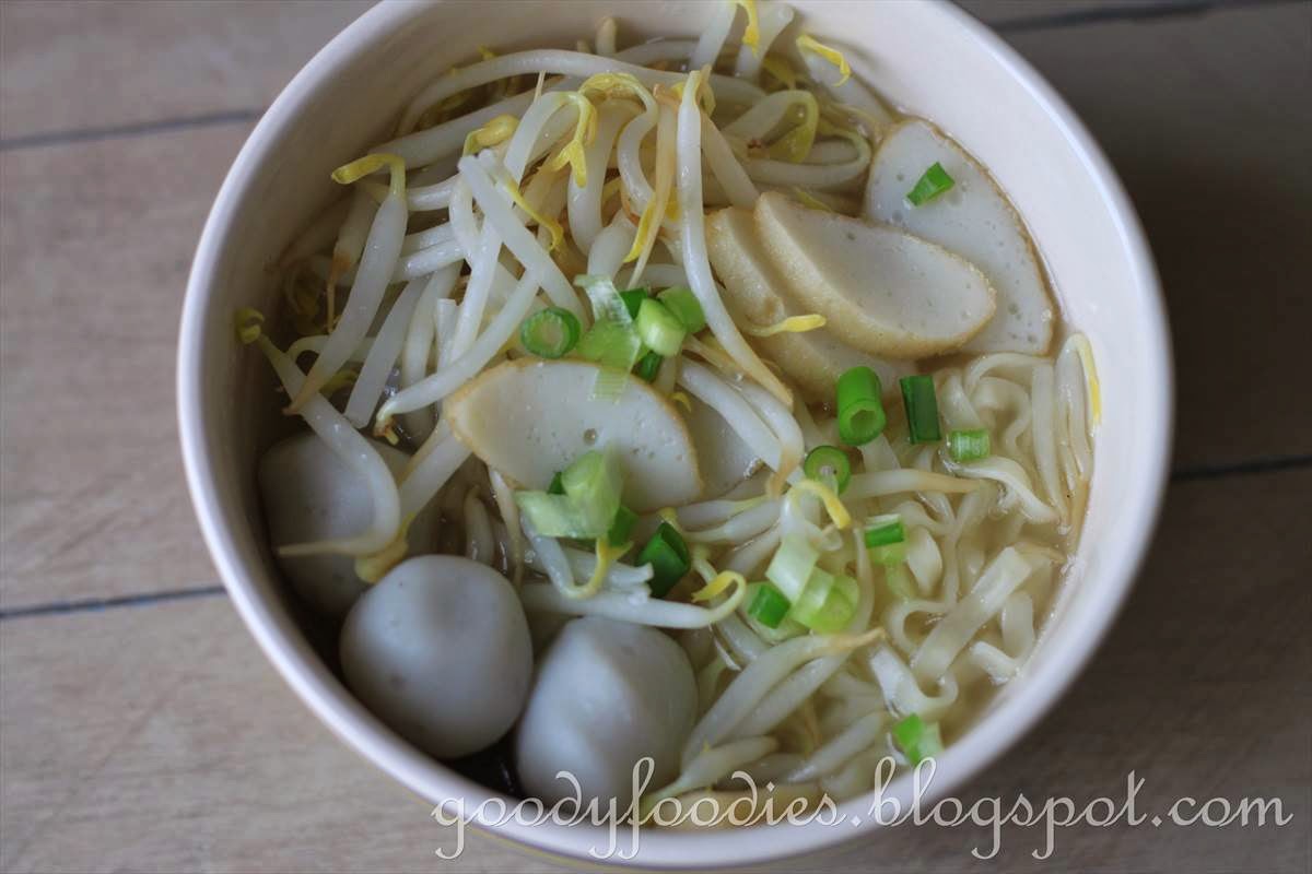 GoodyFoodies: Recipe: Chinese fishball noodle soup 鱼丸粉