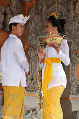 baju adat bali