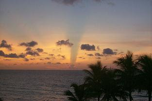 Foto Langit Terbelah Florida 2002