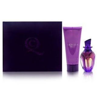 Women 2 Piece Set Includes: 1.6 oz Eau de Parfum Spray + 3.3 oz Velvety Body Lotion