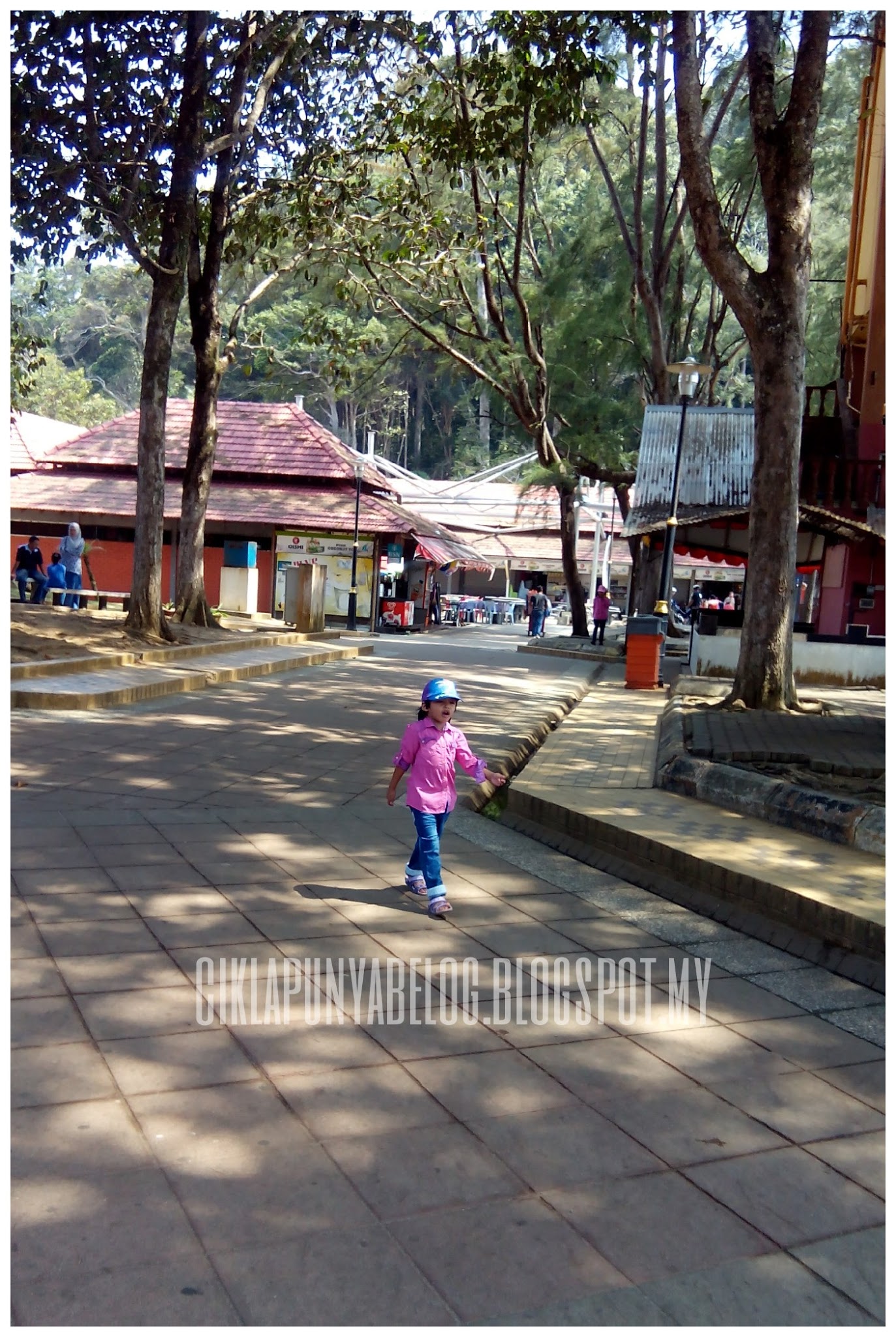 Jalan-jalan ke Teluk Cempedak, Pahang.