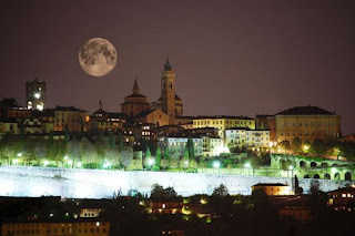 Morte sulle mura, racconto giallo di Carlo Capotorto ambientato a Bergamo, leggi gratis la storia di un omicidio