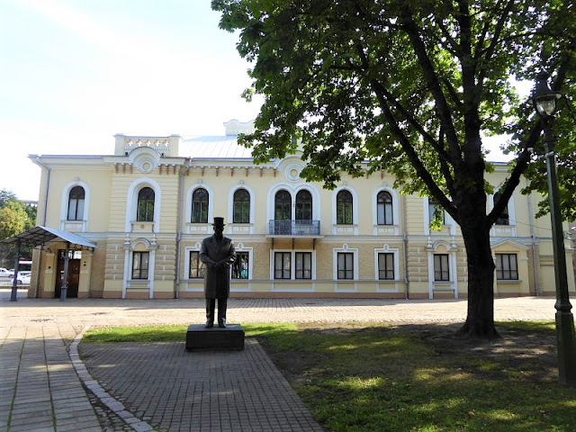 giardino del palazzo storico del presidente a kaunas