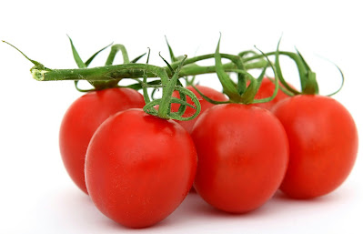 a bunch of tomato fruits