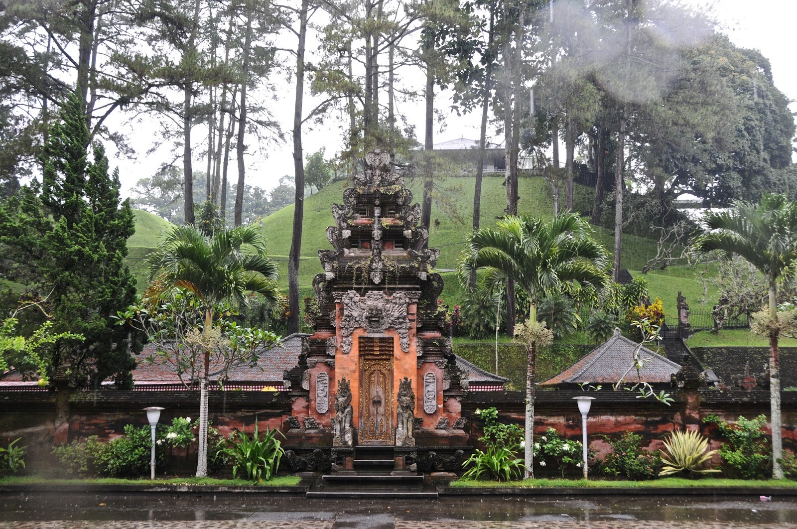 Tampak Siring Bali  Objek Wisata Budaya Bali  Yang Wajib 