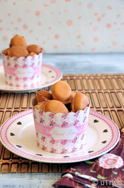 Come learn how to make these Hong Kong Sytle Eggettes (雞蛋仔), a very popular street food in Hong Kong.  http://uTry.it