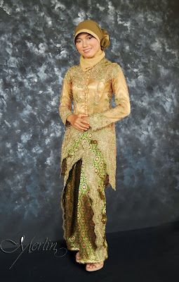 20002-Foto Model Kebaya Wisuda Simpel