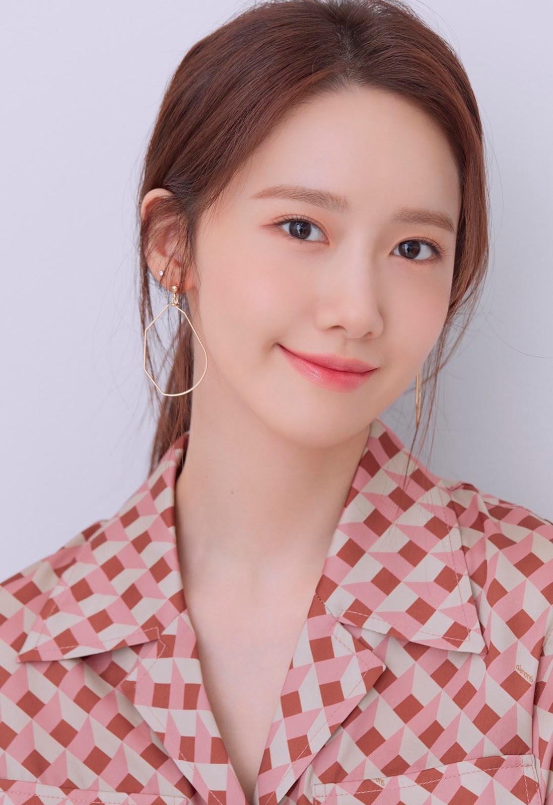  SNSD  YoonA  is the honorary judge for the 19th Mise en 