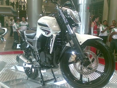 Yamaha+Byson Yamaha Byson White Motor Show Modifikasi Motor Basic