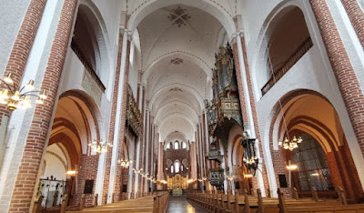 Interior de la Catedral de Roskilde o Roskilde Domkirke.