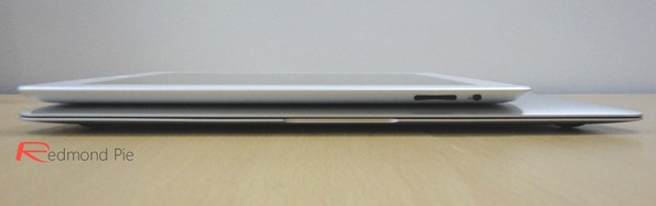 iPad-2-vs-MacBook-Air-1-2011-03-19-10-25.jpg