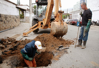 Reparo de galeria na Rua Nilza Chiapeta, na Várzea 