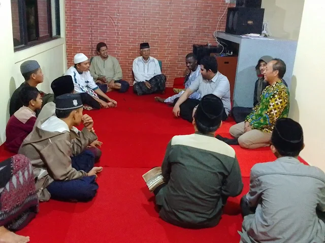 Jamaah Muhammadiyah Warungpring Mengadakan Buka Puasa Sederhana Bersama Mahasiswa UMY