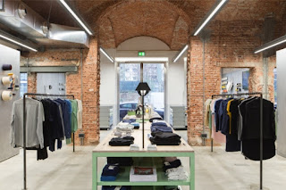 Green Pear Diaries, interiorismo, retail, Freitag, Milán, Italia