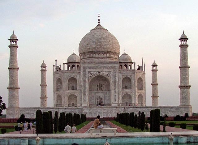 Contoh Descriptive Text Bahasa Inggris Tentang Masjid Taj Mahal Sebagai Simbol Cinta