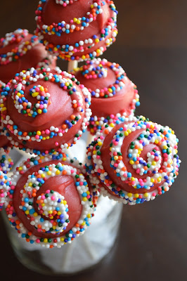 Cakes Pops in a Mason Jar