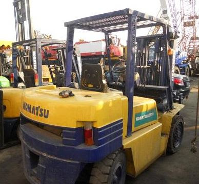 mua xe nâng komatsu cũ 0909648178