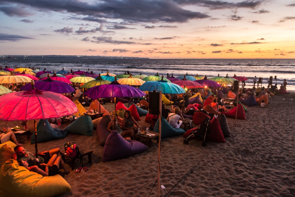  Harga  Tiket Masuk dan Fasilitas Pantai  Kuta  Bali Terbaru 