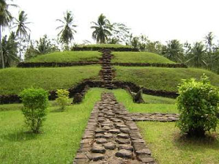 Tempat Wisata Sejarah Taman Purbakala Pugung Raharjo