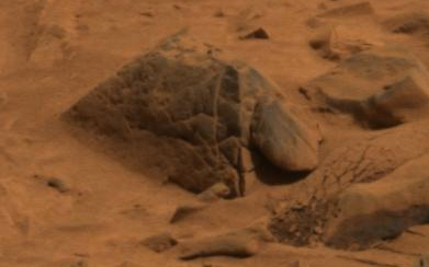 UFO SIGHTINGS DAILY: Alien Pyramid Discovered In Mars 